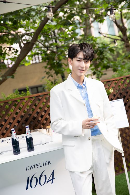 澳门今晚必中三中三0100|探索城市新生活的无限可能_适配版.0.51